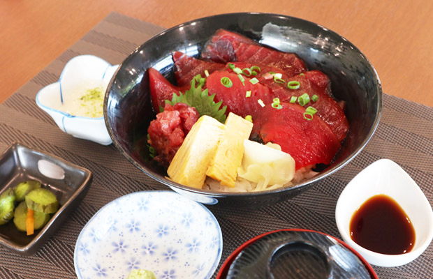 まぐろ丼