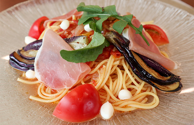 茄子とトマトの冷製パスタ