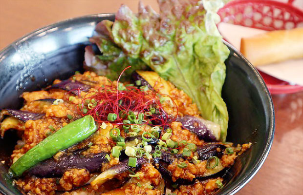 マーボーナス丼