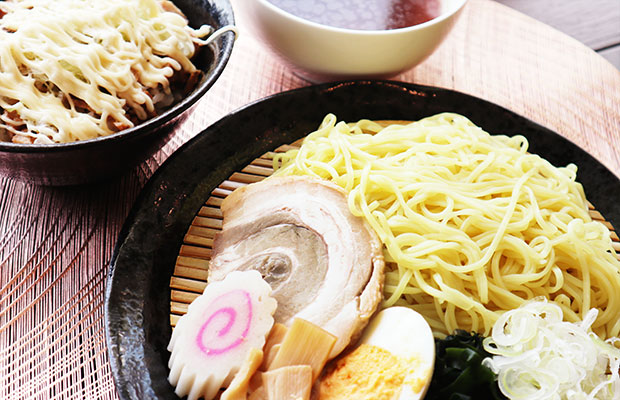 ざるラーメンとミニチャーシュー丼セット